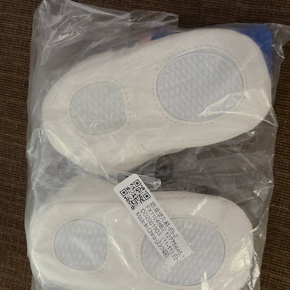 Infant size 2 shoes - Picture 2 of 2